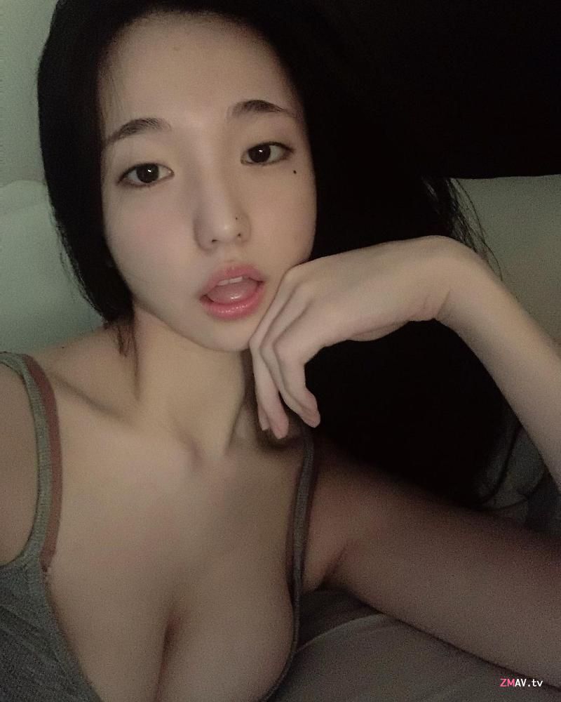 Korean model YeonWoo Lee paid private photos leaked 335P 2V