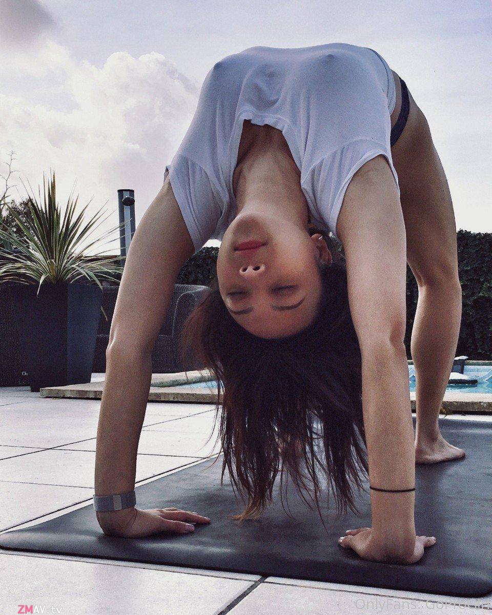 Chinese yoga teacher Iris onlyfans leaked